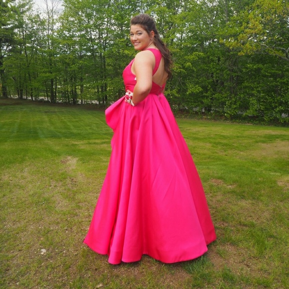 Host Pick Sherri Hill Prom Dress - Picture 2 of 4